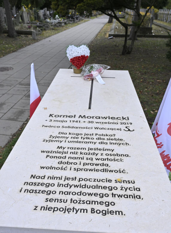 Grób Kornela Morawieckiego na  Powązkach Wojskowych