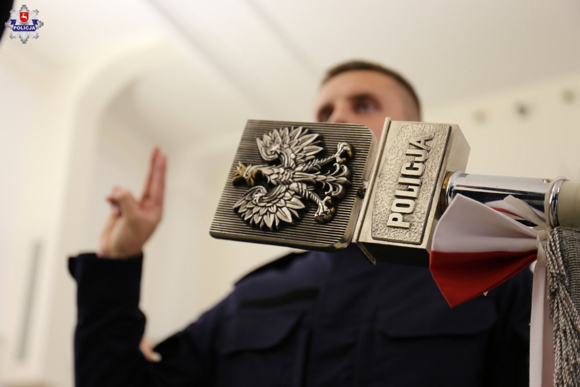 Lublin: Nowi policjanci złożyli ślubowanie. Nowi funkcjonariusze w Lubelskiem [ZDJĘCIA]