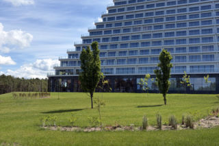 Hotel Gołębiewski tonie w zieleni. Posadzili 3900 drzew!