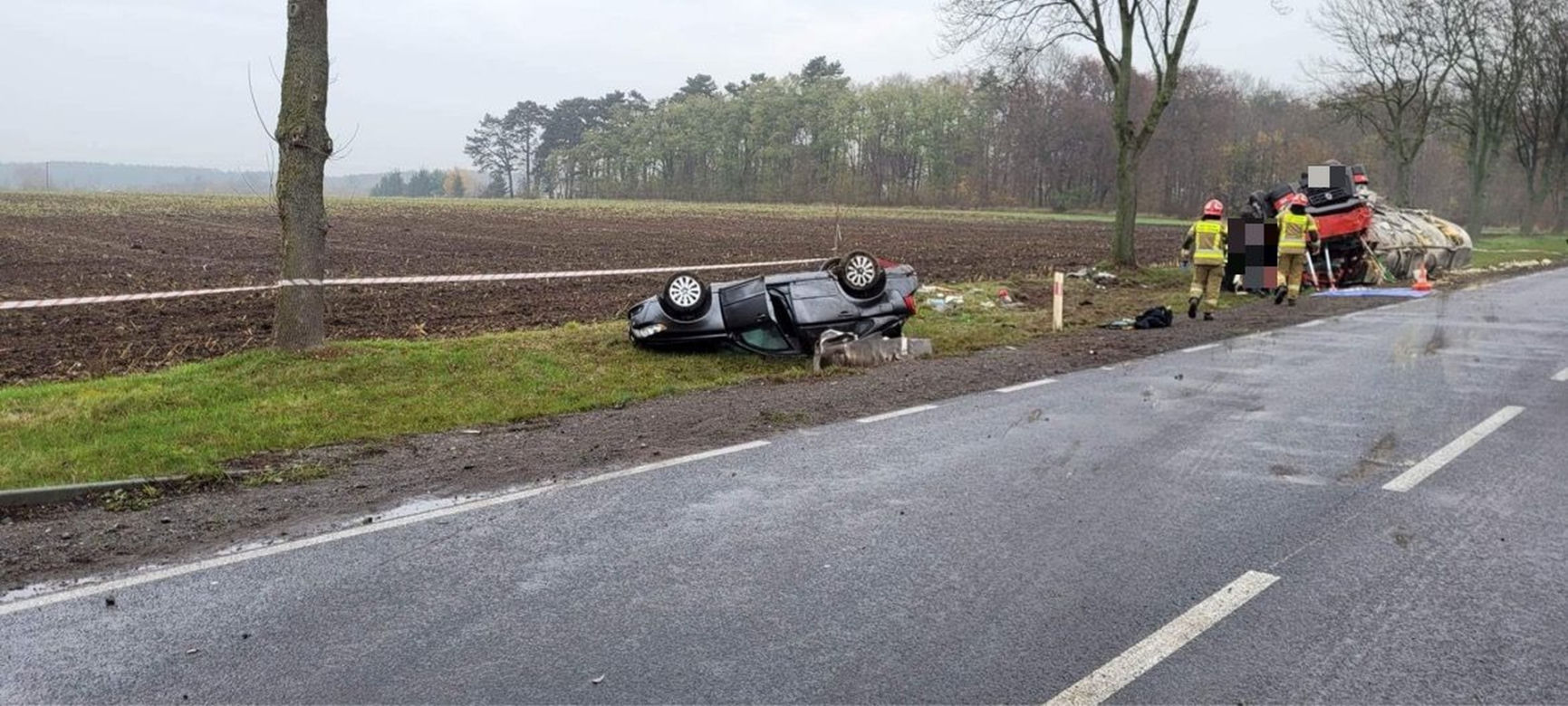 Groźny wypadek pod Glinojeckiem. Z rozbitej cysterny lał się żrący kwas