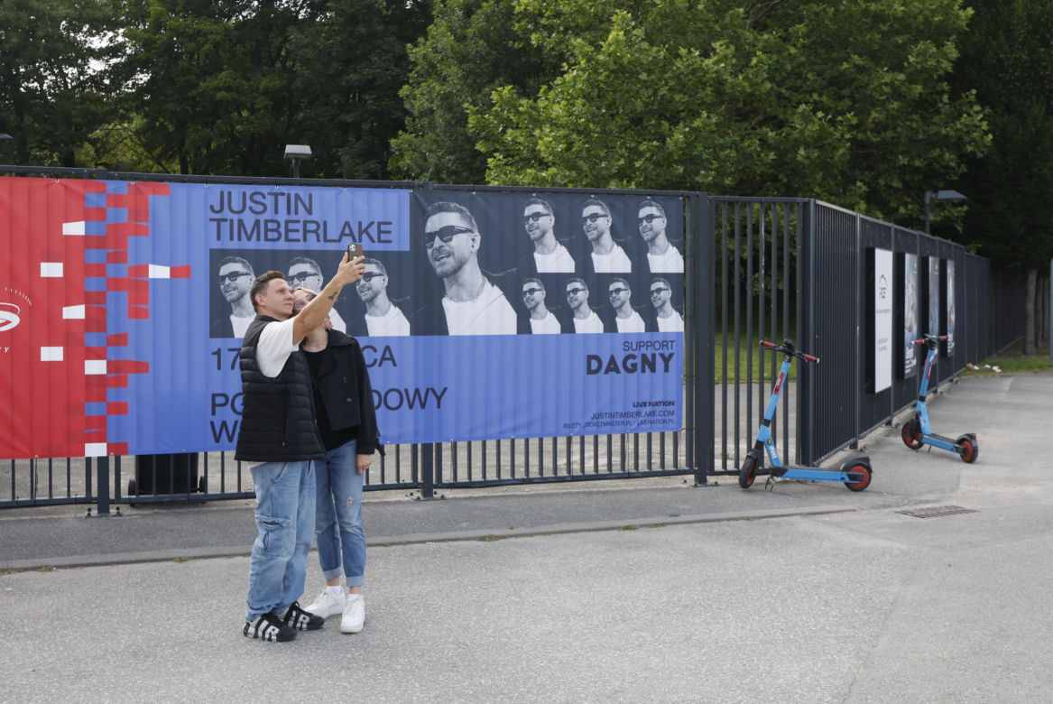 Koncert Justina Timberlake'a w Warszawie - fani pod PGE Narodowym