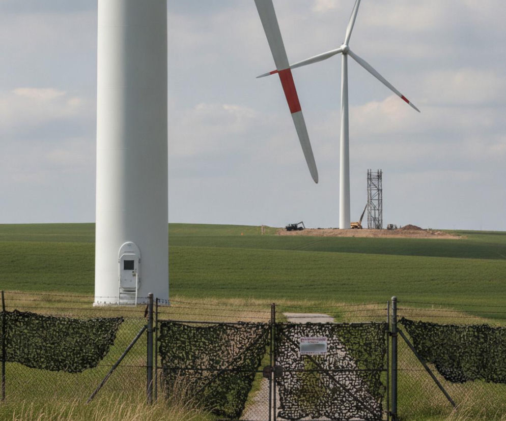 Wojsko blokuje farmy wiatrowe w Polsce? Poseł pyta o niejasne kryteria i straty dla inwestorów