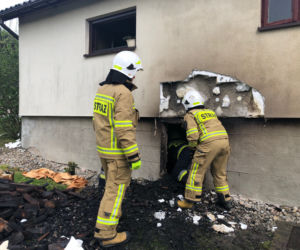 Tragiczny pożar w Ptaszkowej. Starsza kobieta została uwięziona w płonącym domu