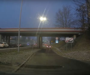 Na autostradzie cofali pod prąd. Bulwersujące nagranie prosto z Katowic