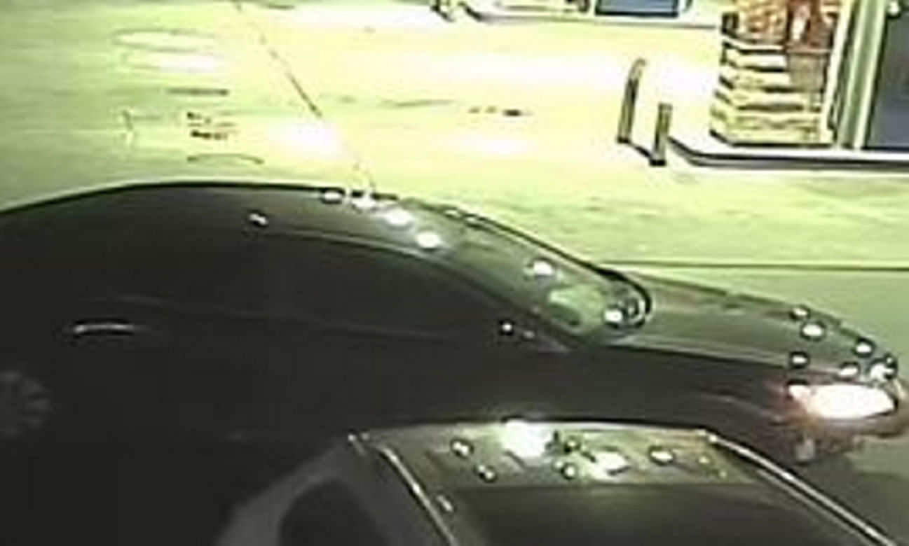 Ukradziono auto z półrocznymi bliźniętami! Odnalazło się tylko jedno dziecko