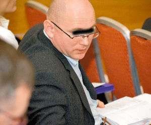 Aferzysta napisał książkę z komendantem