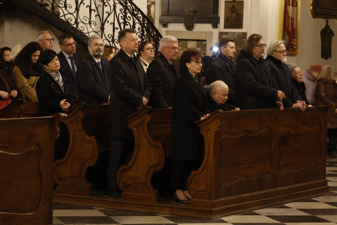 Jarosław Kaczyński z posłami na mszy św. w intencji Barbary Skrzypek