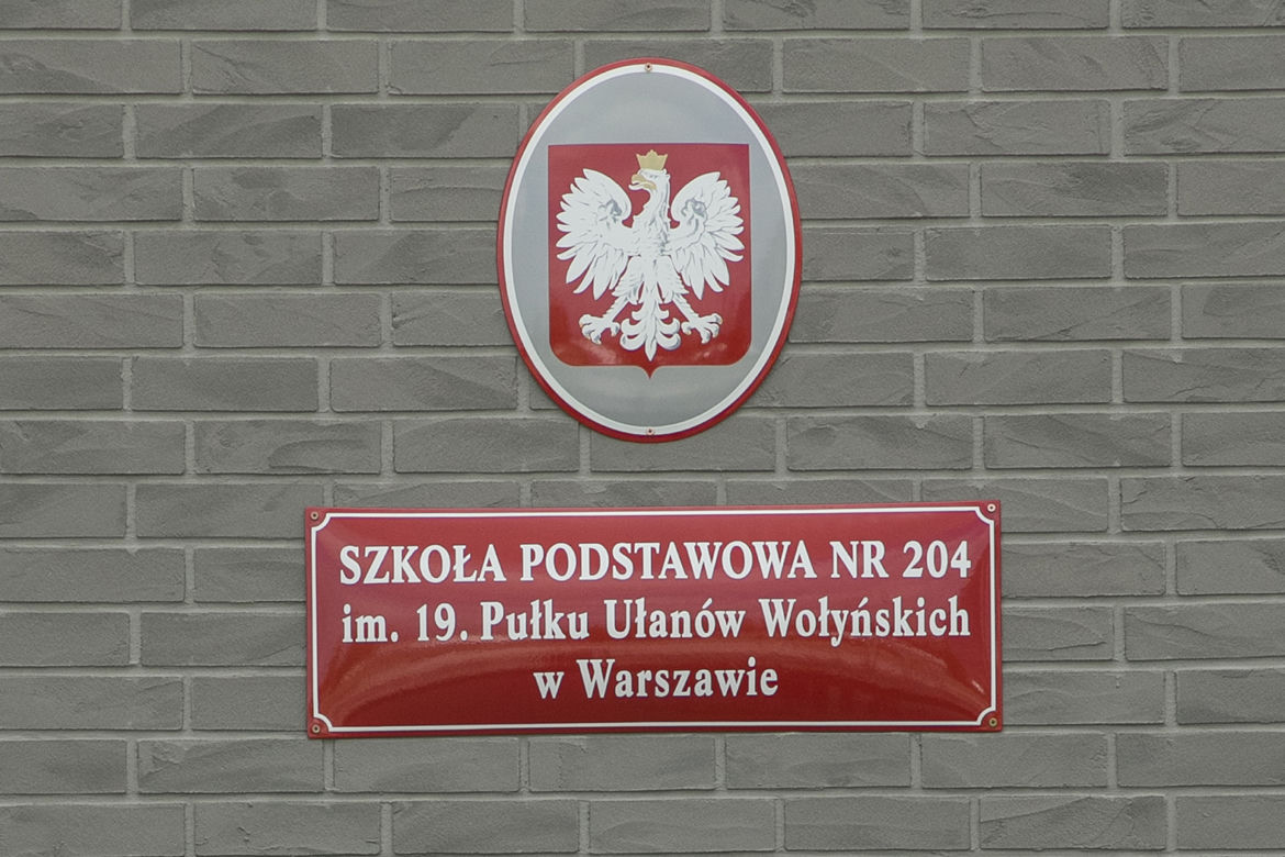 Wawerska szkoła z koronawirusem