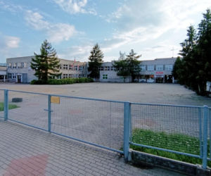 Policja zwiększa obserwacje okolic szkoły w Iławie, po doniesieniu o zboczeńcu