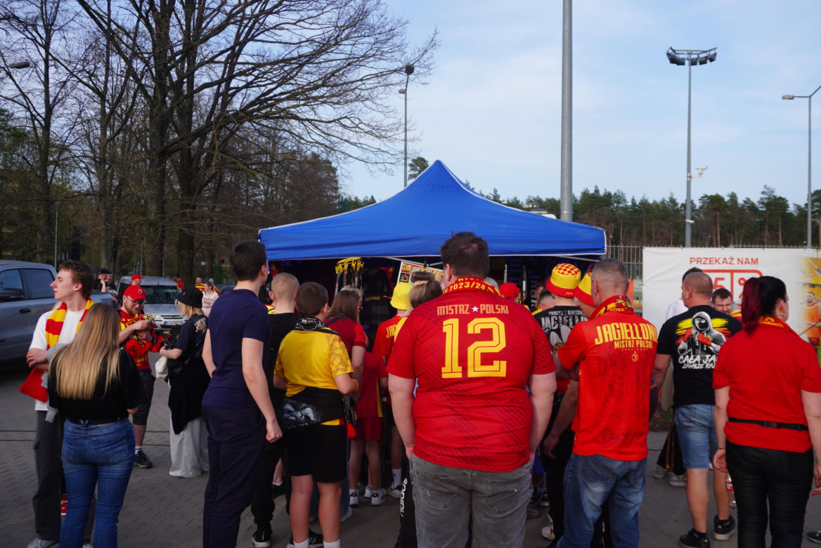 Kibice Jagiellonii Białystok przed meczem z Realem Betis 17.04.2025