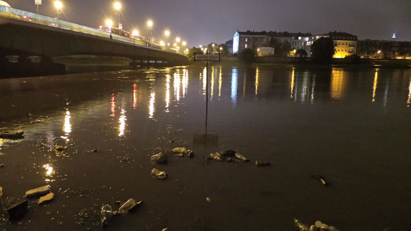 Wielka woda w Krakowie. W piątek rano fala kulminacyjna
