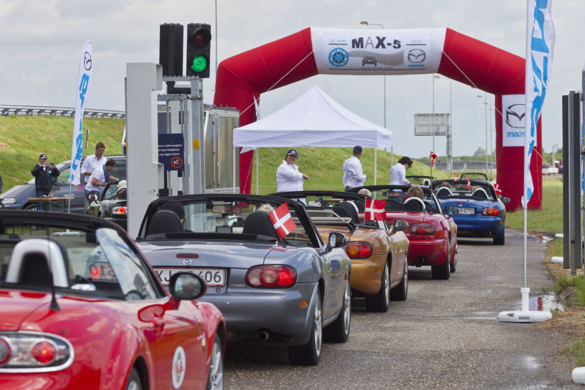 Wyczyn Mazdy MX-5 w Księdze Rekordów Guinnessa