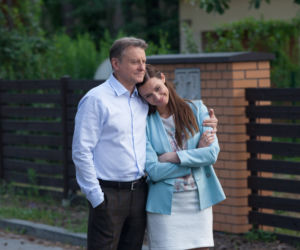 Singielka odcinek 6. Natalia (Julia Kamińska), Olgierd (Jan Monczka)