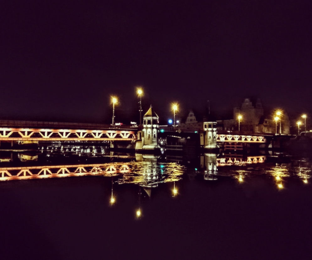 Most Długi w nocnym kadrze