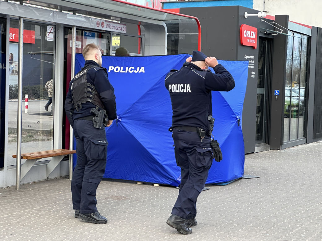Makabra na Grochowie. Ludzkie zwłoki na przystanku autobusowym