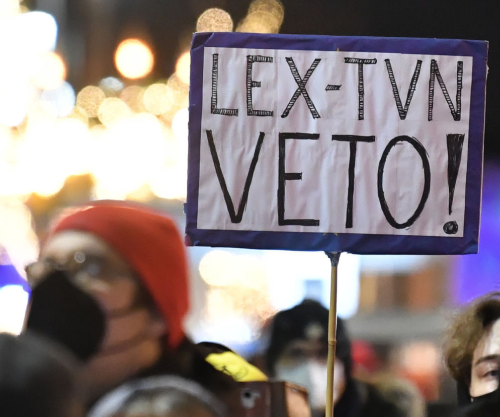 Lex TVN. Protesty w obronie mediów w całej Polsce. Największy w Warszawie