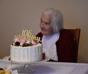 NIESAMOWITE! Pani Karolina żyje już 106 lat! Zdradziła receptę na długowieczność