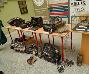 Przez lata spoczywały na dnie jeziora. Pozostałości latającej fortecy trafiły do szczecińskiego muzeum