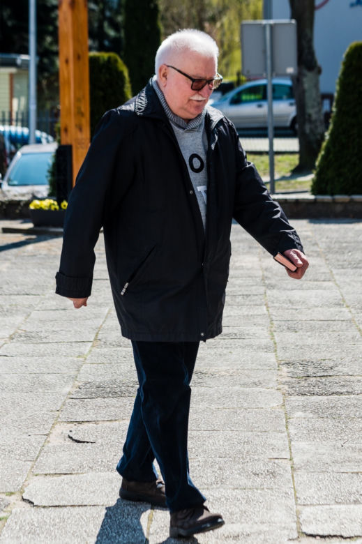 Koronawirus w Trójmieście. Ochroniarze Lecha Wałęsy w maseczkach