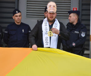 Happening pt. Na drugi koniec tęczy z Ojcem Tadeuszem. Chryja 2