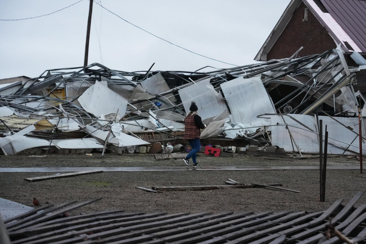 Tornada i nawałnice uderzyły w Illinois i Indianę