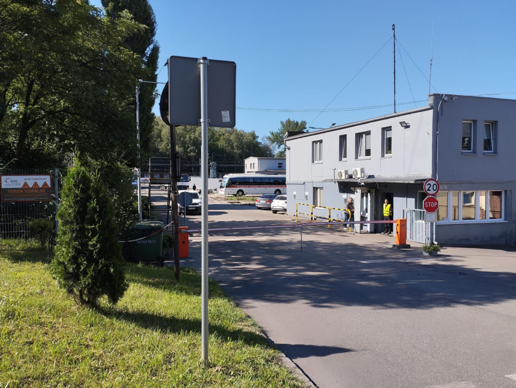 Dramat w kopalni Knurów-Szczygłowice! Górnik uwięziony 850 metrów pod ziemią