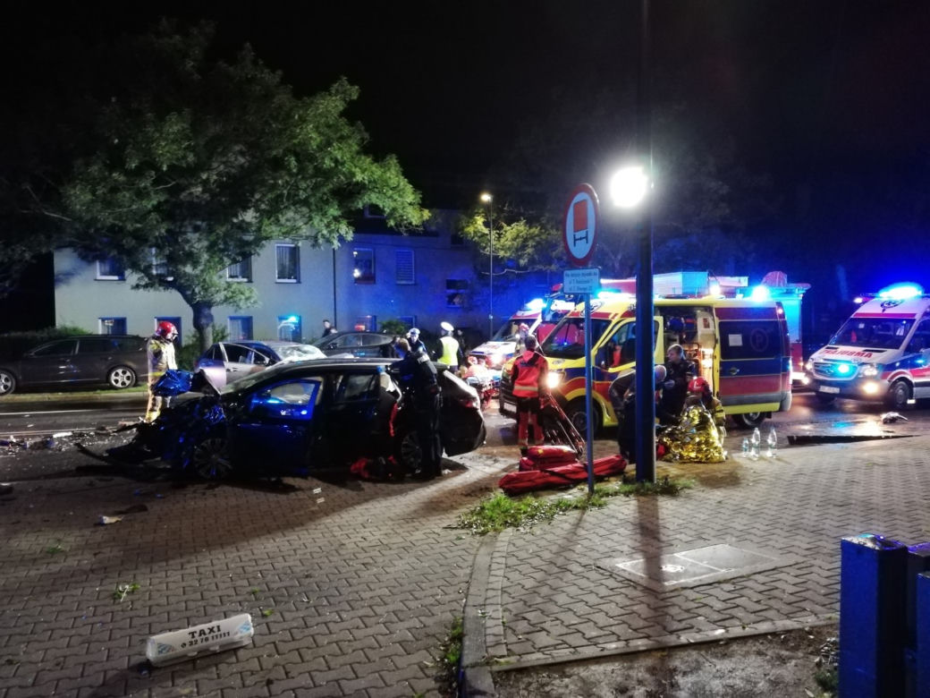 Wypadek w Gliwicach. Pięć osób ciężko rannych przy stacji BP