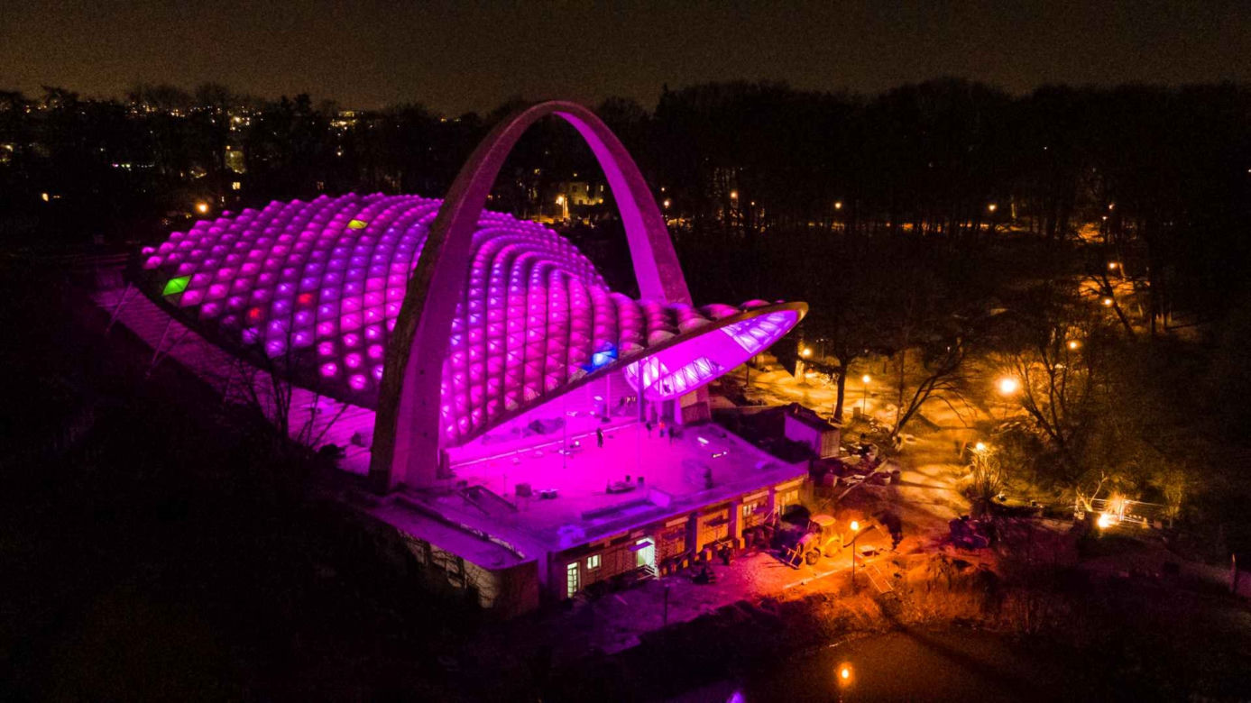 Spektakularna iluminacja Teatru Letniego w Szczecinie