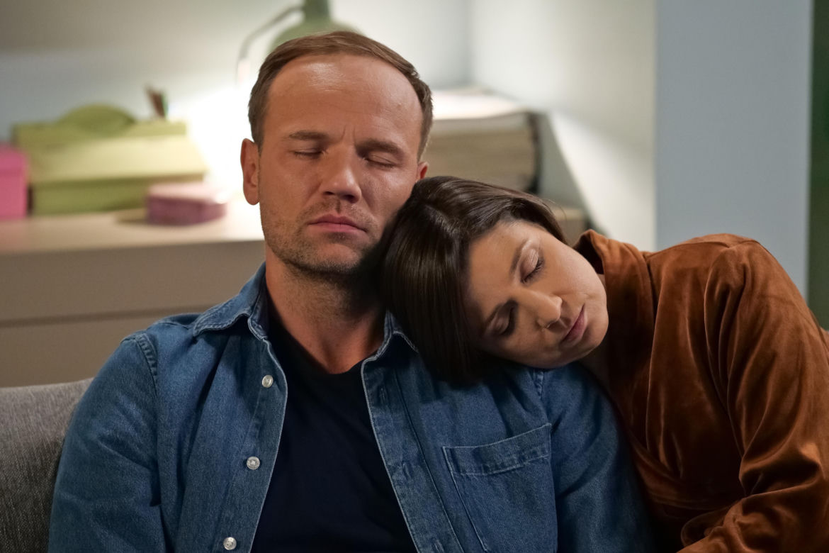 Pierwsza miłość. Kinga (Aleksandra Zienkiewicz), Janek (Maciej Mikołajczyk)