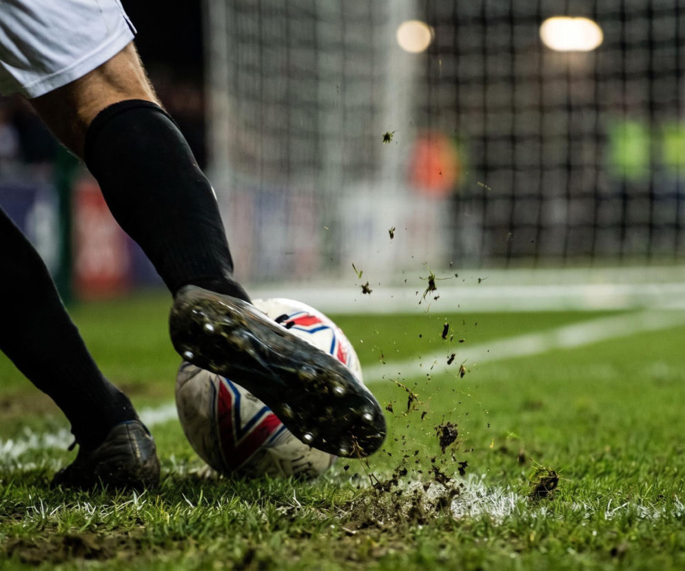 Legia Warszawa wygrywa w doliczonym czasie. Dwa gole Żewłakowa
