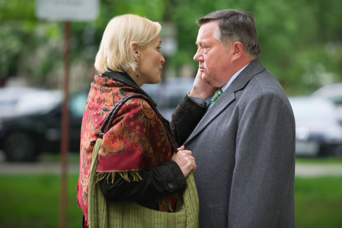 Na Wspólnej odc. 2143. Włodek Zięba (Mieczysław Hryniewicz), Gałecka (Maria Gładkowska)