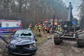 Wypadek na trasie Drygały - Bemowo Piskie. Cztery osoby ranne! Jedną zabrał śmigłowiec [FOTO]