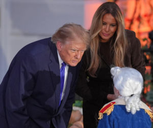 Cukierek albo psikus! Trump zaskoczył pod Białym Domem