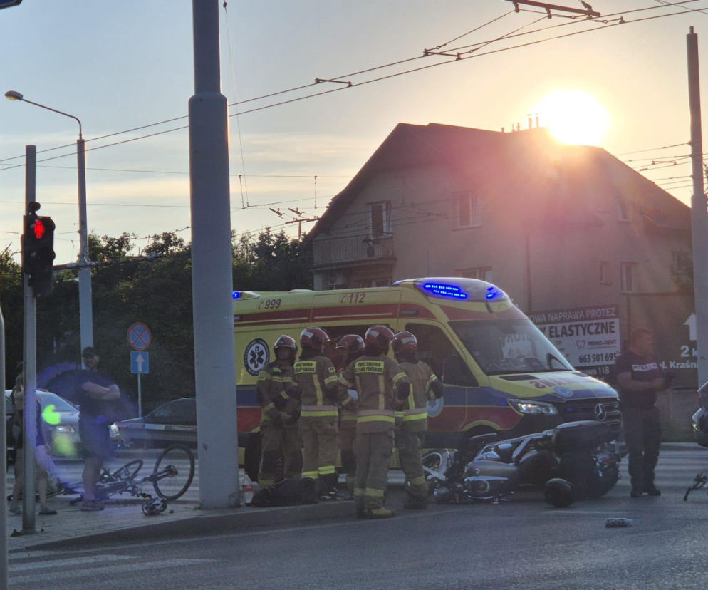 Niebezpieczny niedzielny wieczór na drogach Lubelszczyzny. W nieudanym manewrze wyprzedzania zginął kierowca auta