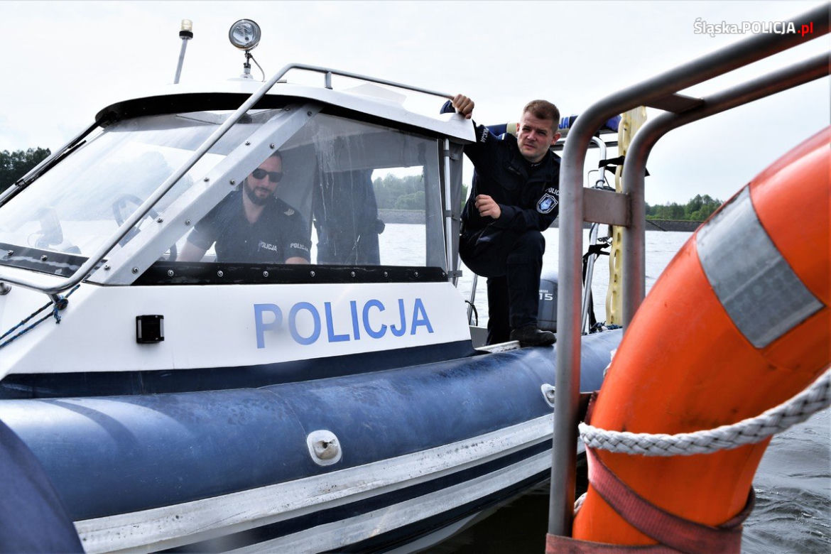 Czy to Miami Vice? Nie, to policyjni wodniacy z woj. śląskiego rozpoczęli sezon [ZDJĘCIA]
