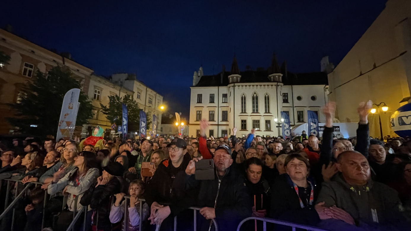 Najlepszy Koncert Świata 2022 w Rzeszowie. Co tam się działo! Zobacz zdjęcia z imprezy VOX FM