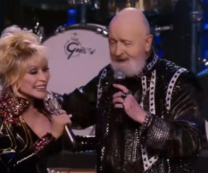 Dolly Parton zmarła w dniu urodzin Roba Halforda. Frontman Judas Priest zaśpiewał na ostatnim, rockowym albumie ikony muzyki