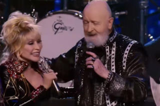 Dolly Parton zmarła w dniu urodzin Roba Halforda. Frontman Judas Priest zaśpiewał na ostatnim, rockowym albumie ikony muzyki
