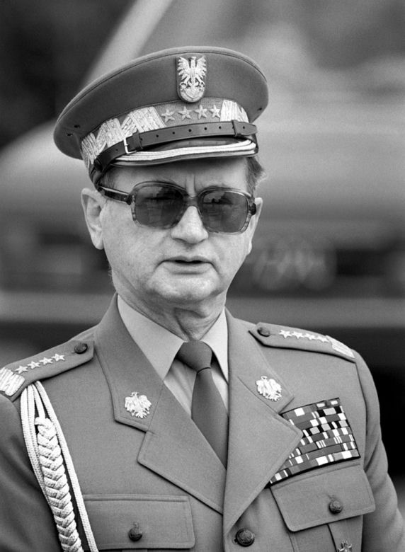 Nie nosi żałoby po generale