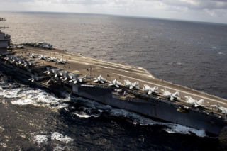 Gigantyczny koszt i polityczna presja. Marynarka Wojenna USA dokonuje przeglądu lotniskowców typu Ford