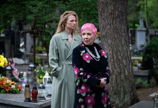 "Profilerka" sezon 2 - odcinek 13 streszczenie. Tomek dokonuje przełomowego odkrycia: w noc zabójstwa pod firmą Maxa widziano samochód Roberta