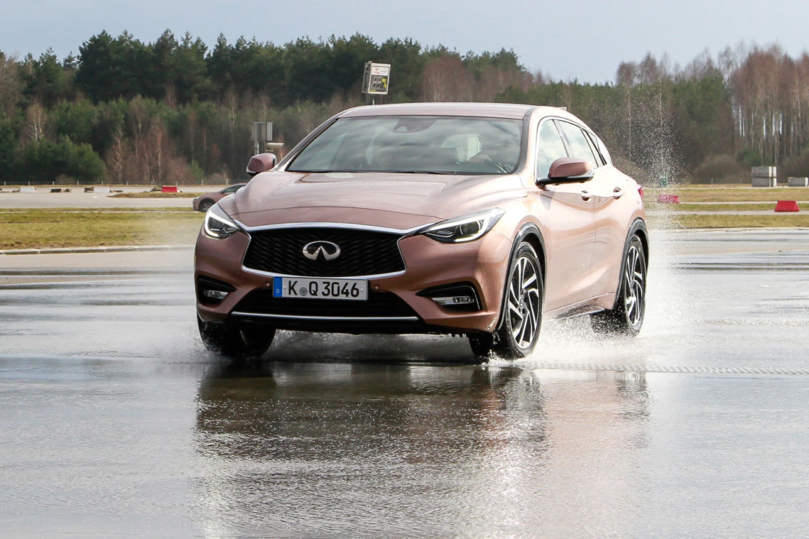 Infiniti Q30 na Torze Jastrząb 