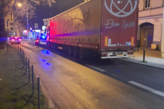 Poznań: Zaparkował tira i zasnął! Mandat był nieunikniony! Pauza po turecku