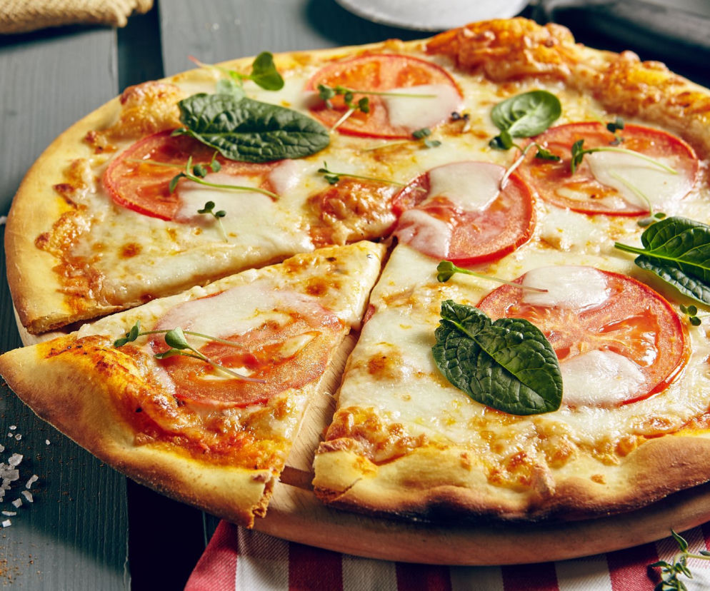 9 lutego – Międzynarodowy Dzień Pizzy. Jaką pizzę Polacy wybierają najchętniej?