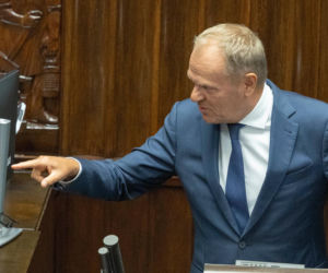 Donald Tusk mówił o nim z sejmowej mównicy jako pan X. Nowe ustalenia wskazują, kto to!
