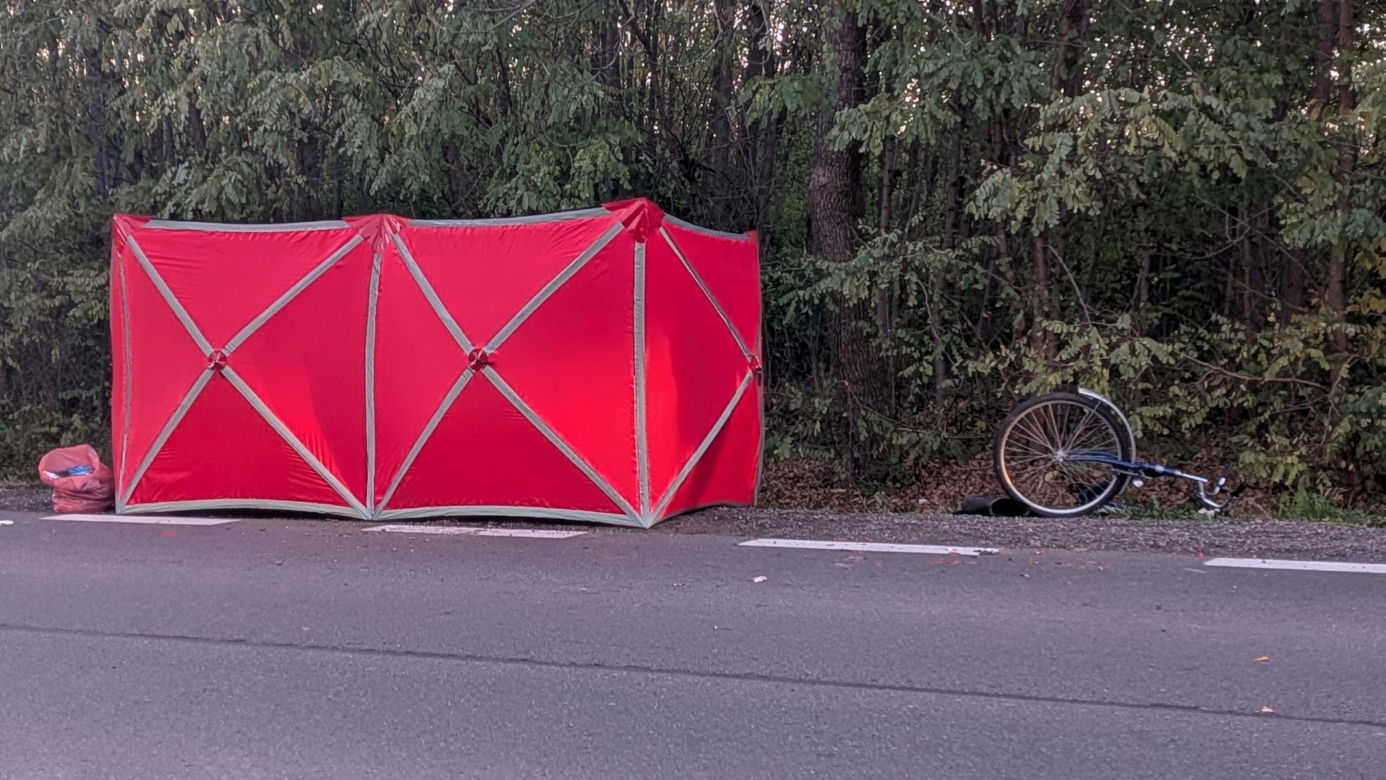 Czarna seria rowerzystów