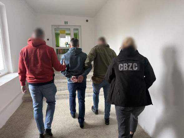 Pedofil z Podlasia w rękach policji. Pisał szokujące wiadomości do 10-latki z Łodzi