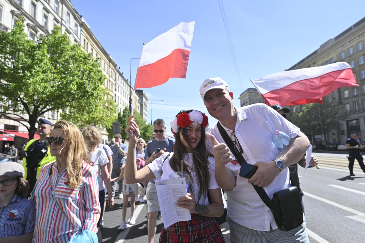 Warszawa.  Marsz Konstytucji 3 Maja