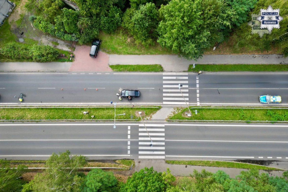 Potrącenie pieszego przez osobówkę