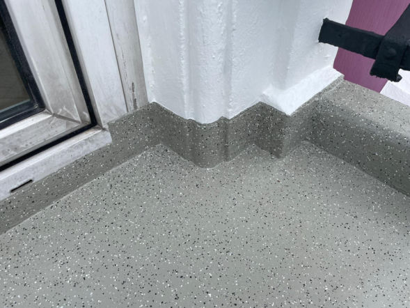 Polaczenie płyty balkonu ze ścianą budynku